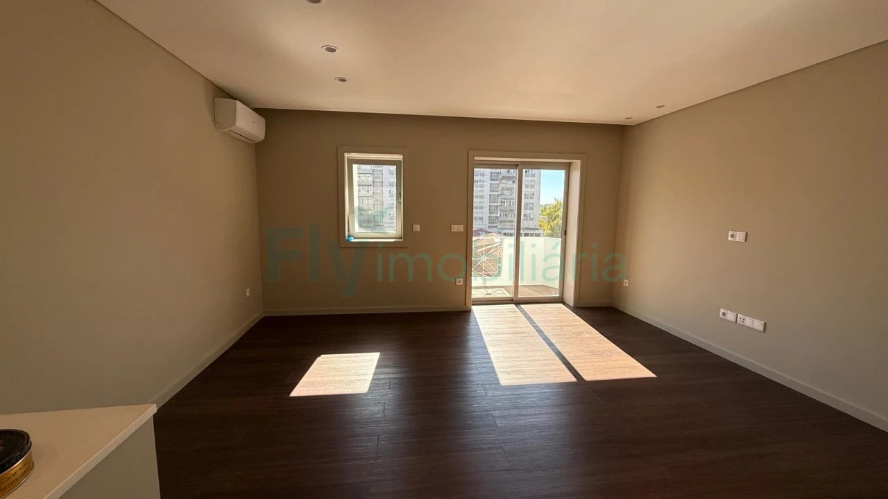 Apartamento T2 para Venda em Azurem Foto 3