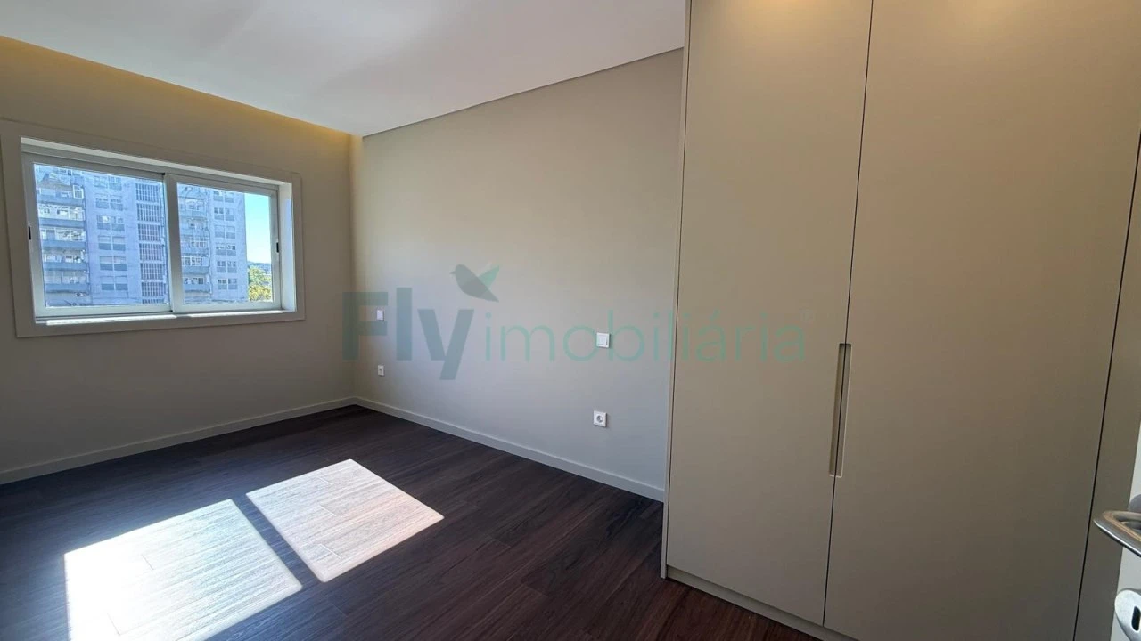 Apartamento T2 para Venda em Azurem Foto 11