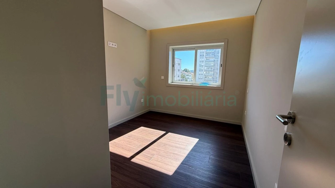 Apartamento T2 para Venda em Azurem Foto 7