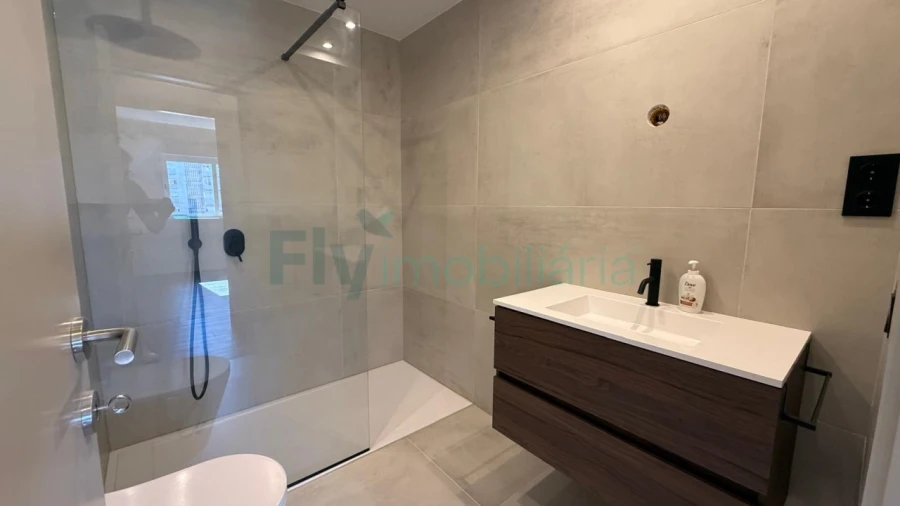 Apartamento T2 para Venda em Azurem Foto 12