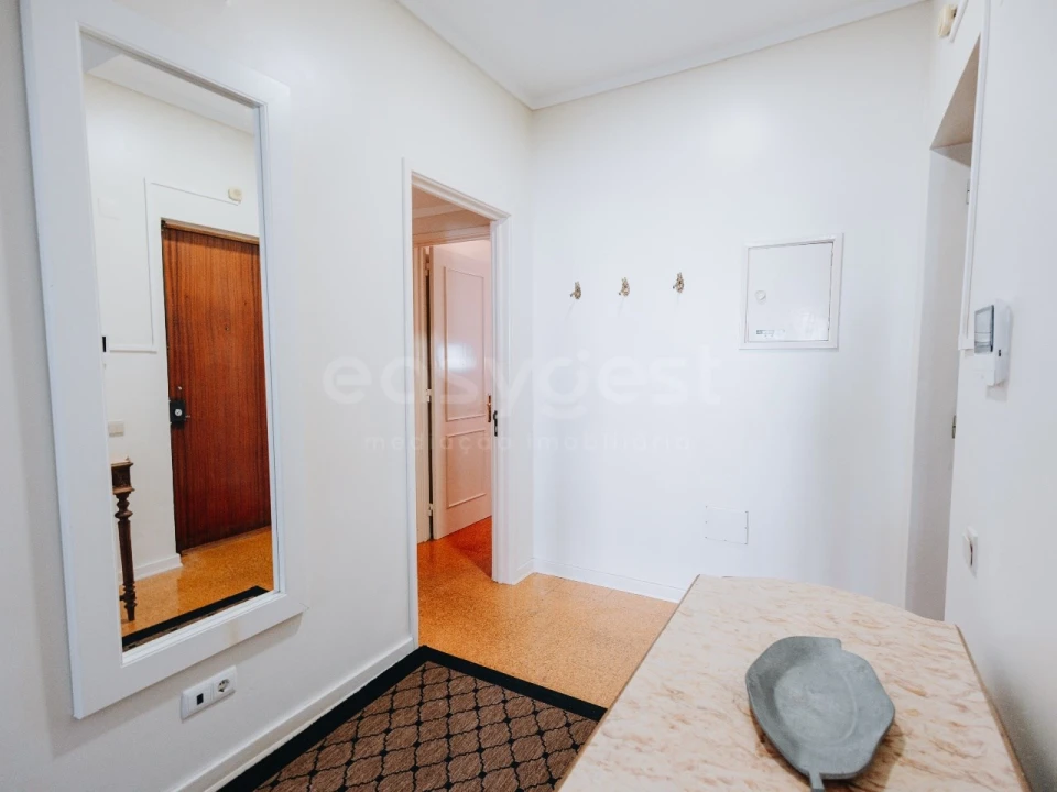 Apartamento T3 para Arrendamento em Ponta Delgada (São Pedro) Foto 10