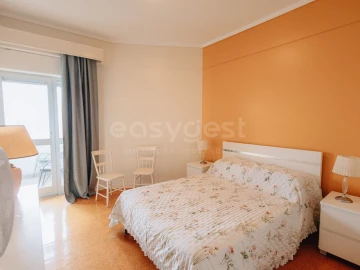 Apartamento T3 para Arrendamento em Ponta Delgada (São Pedro)