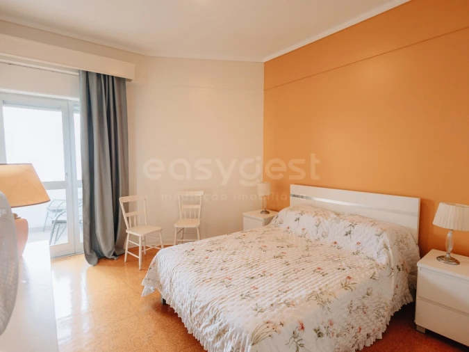Apartamento T3 para Arrendamento em Ponta Delgada (São Pedro) Foto 4