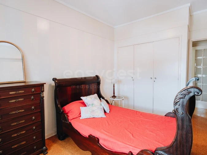 Apartamento T3 para Arrendamento em Ponta Delgada (São Pedro) Foto 6
