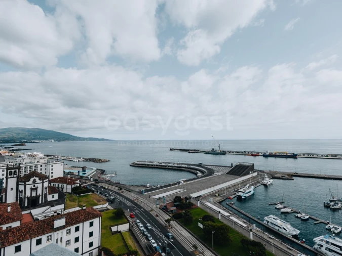 Apartamento T3 para Arrendamento em Ponta Delgada (São Pedro) Foto 14