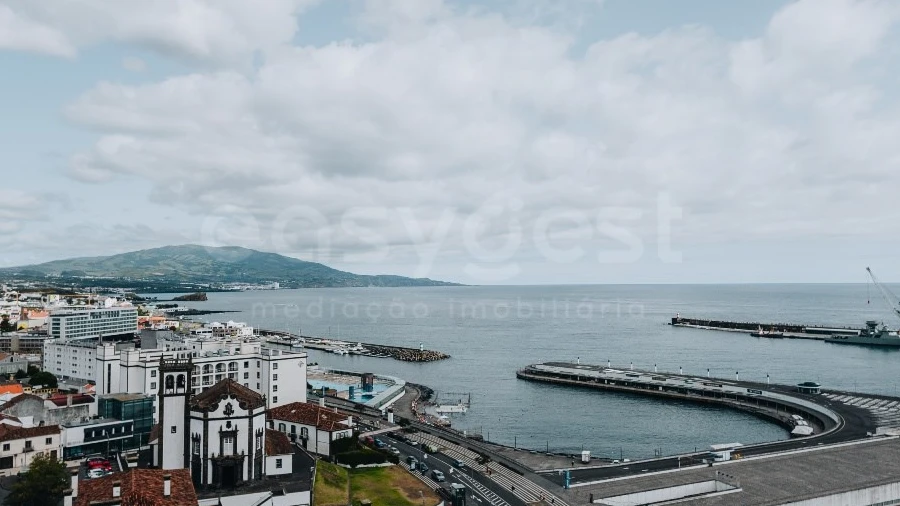 Apartamento T3 para Arrendamento em Ponta Delgada (São Pedro)
