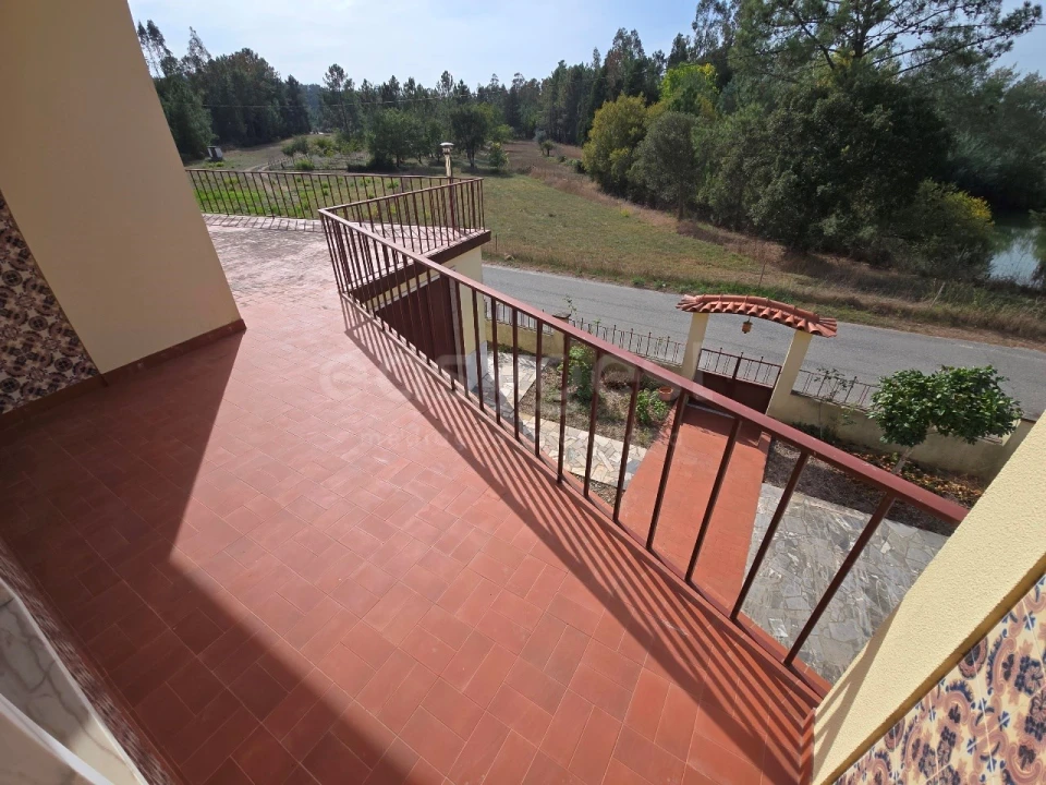 Moradia T5 para Venda em Mouronho Foto 8