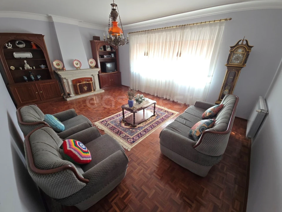 Moradia T5 para Venda em Mouronho Foto 36