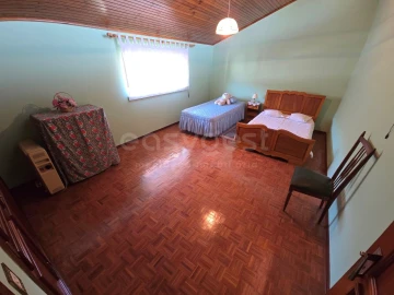 Moradia T5 para Venda em Mouronho