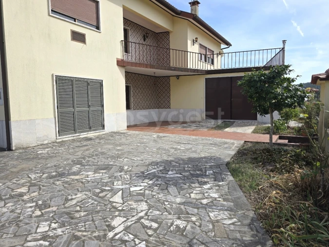 Moradia T5 para Venda em Mouronho Foto 5