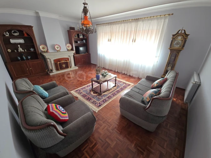 Moradia T5 para Venda em Mouronho Foto 36