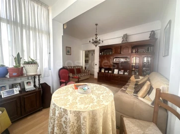 Apartamento T2 para Venda em Carnaxide e Queijas