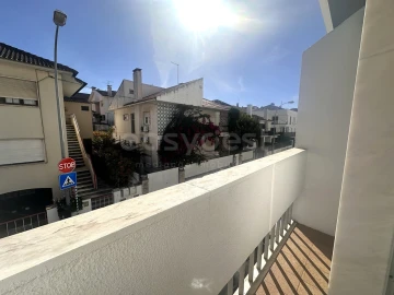 Apartamento T2 para Venda em Carnaxide e Queijas