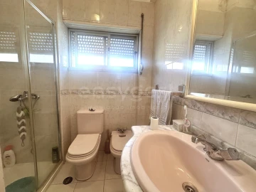 Apartamento T2 para Venda em Carnaxide e Queijas