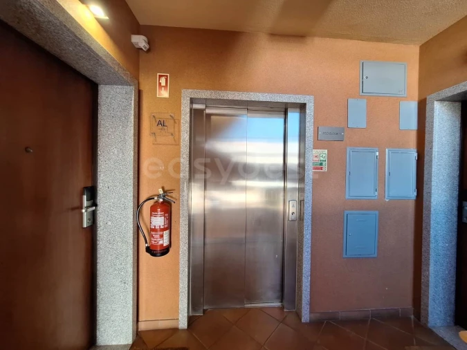 Apartamento T2 para Venda em Luz Foto 11