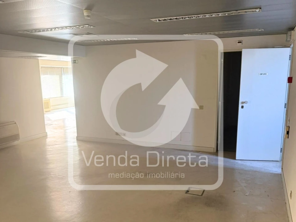 Escritório para Venda em Baixa da Banheira e Vale da Amoreira Foto 11