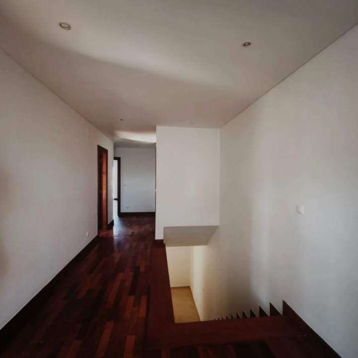 Moradia T4 para Venda em Alcabideche Foto 16