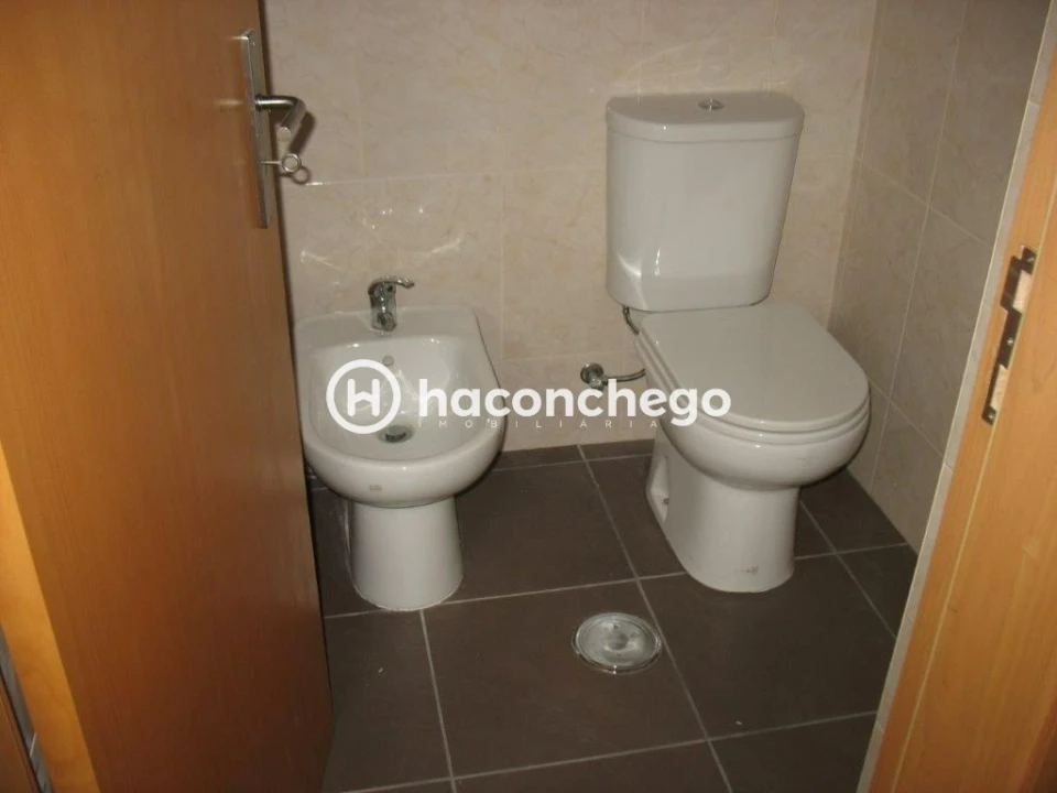 Loja para Arrendamento em Barcelos, V.Boa, V.Frescainha Foto 3