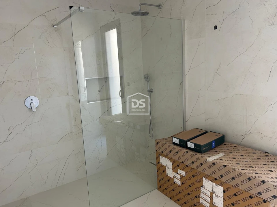 Moradia T3 para Venda em Alfeizerão Foto 30