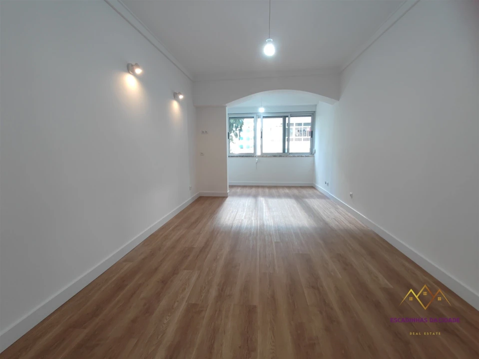 Apartamento T2 para Venda em Odivelas Foto 1