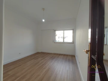 Apartamento T2 para Venda em Odivelas