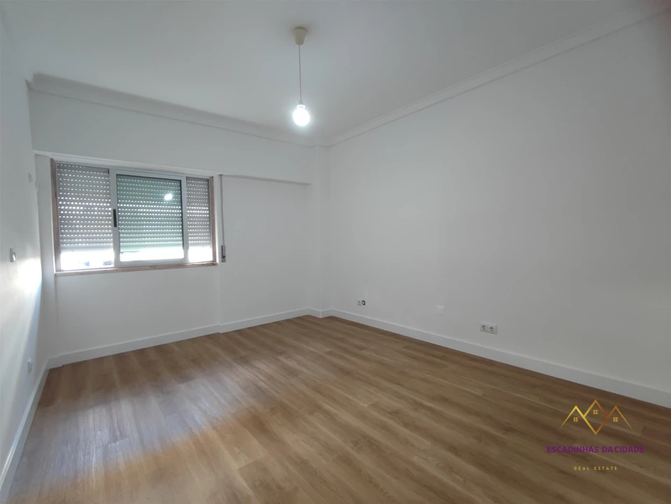 Apartamento T2 para Venda em Odivelas Foto 16