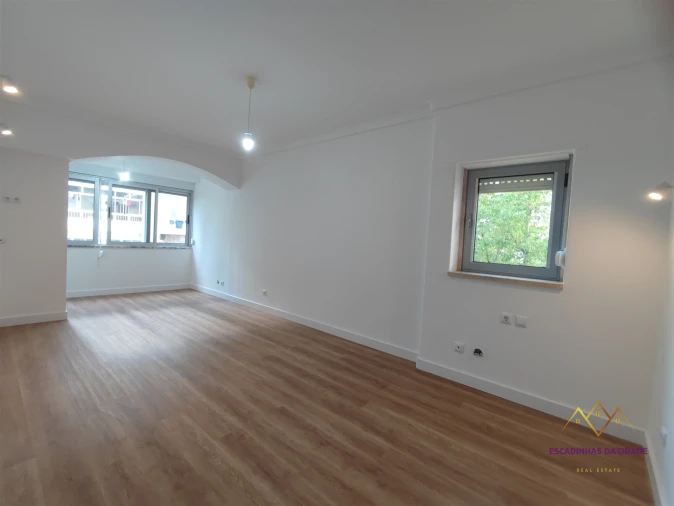Apartamento T2 para Venda em Odivelas Foto 4
