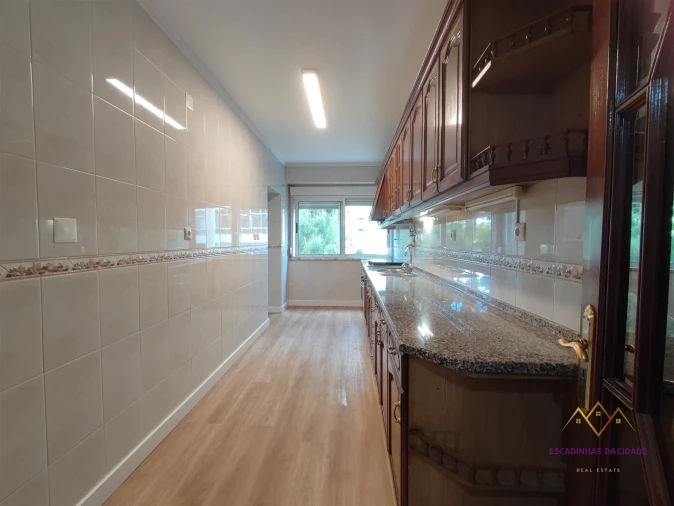 Apartamento T2 para Venda em Odivelas Foto 5