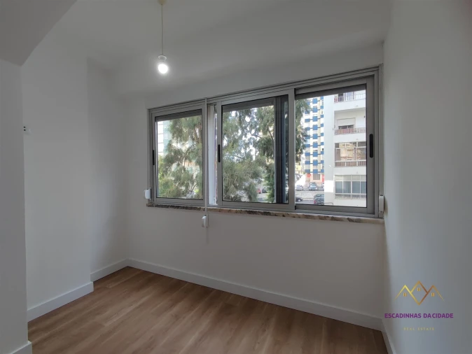 Apartamento T2 para Venda em Odivelas Foto 18