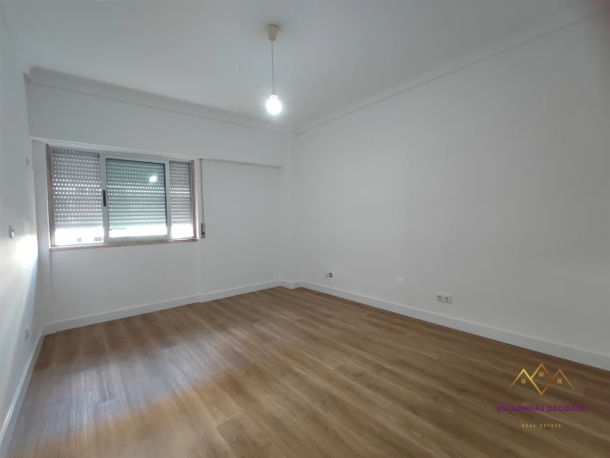 Apartamento T2 para Venda em Odivelas Foto 16