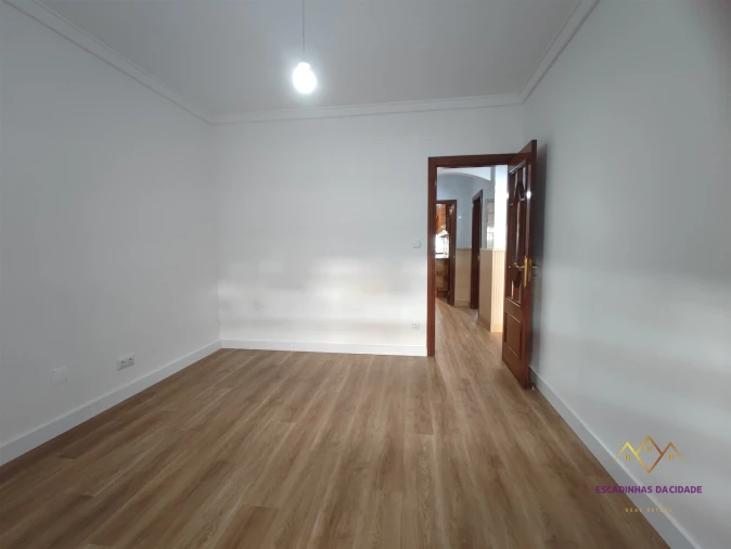 Apartamento T2 para Venda em Odivelas Foto 13
