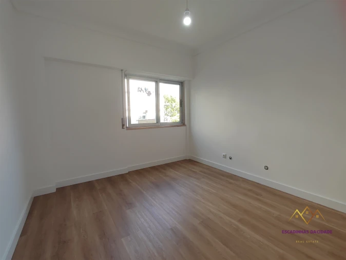 Apartamento T2 para Venda em Odivelas Foto 11