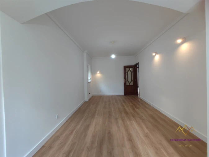 Apartamento T2 para Venda em Odivelas Foto 17