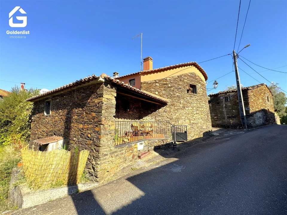 Moradia T4 para Venda em Sarzedas Foto 1