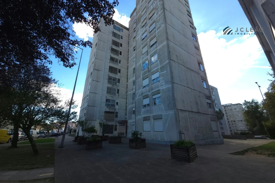 Apartamento T3 para Venda em Santa Marinha e São Pedro da Afurada Foto 1
