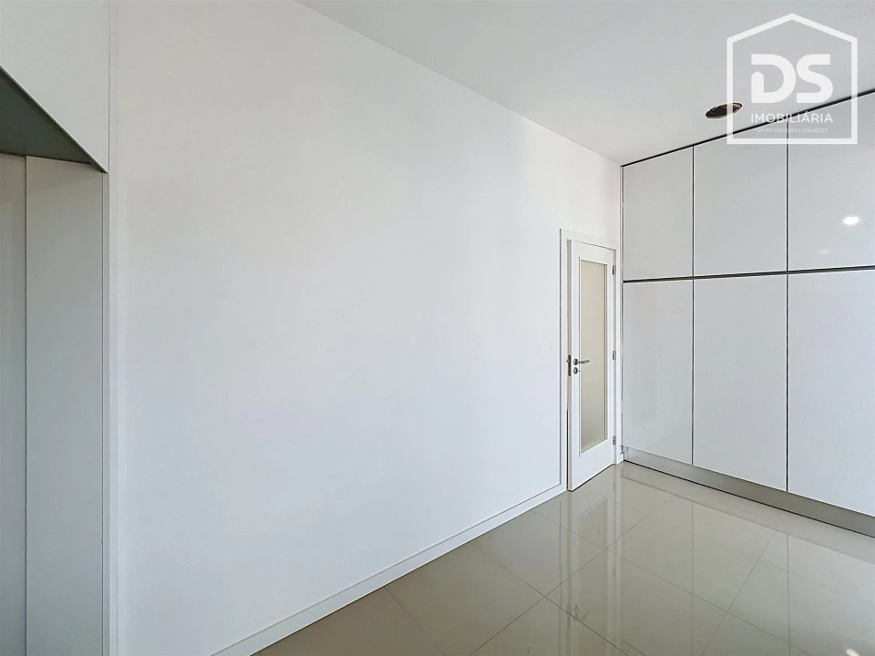 Apartamento T2 para Venda em Viseu Foto 13
