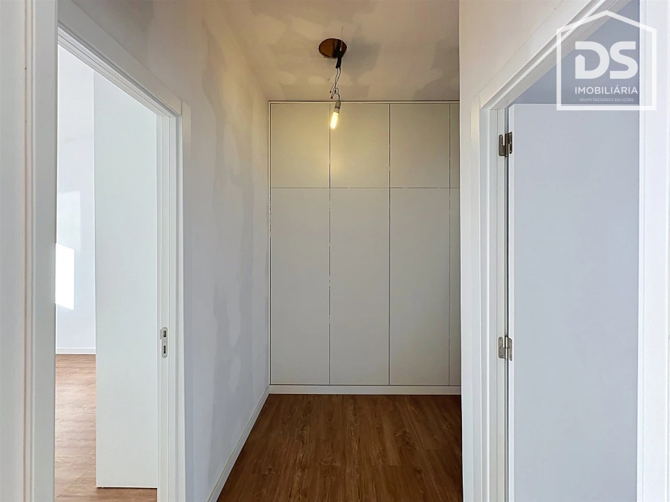 Apartamento T2 para Venda em Viseu Foto 12