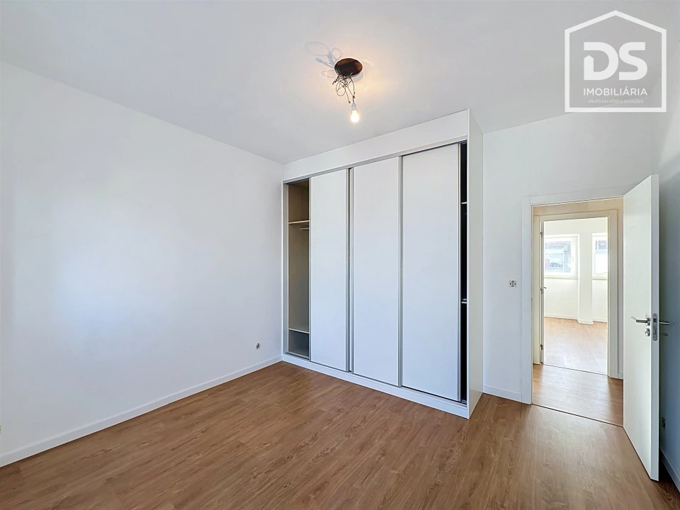 Apartamento T2 para Venda em Viseu Foto 8