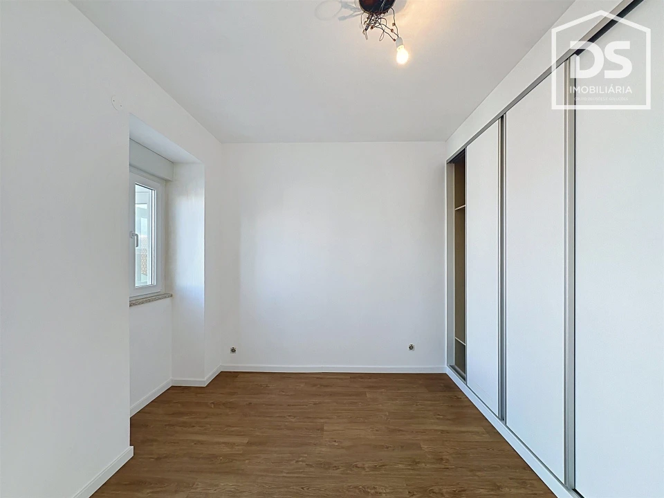 Apartamento T2 para Venda em Viseu Foto 9