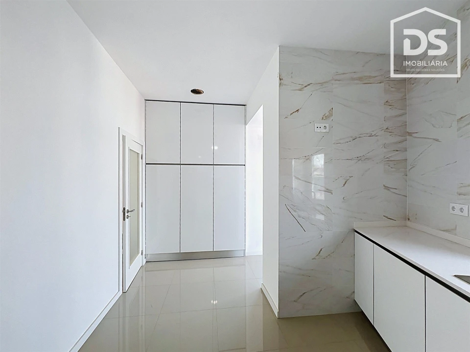 Apartamento T2 para Venda em Viseu Foto 14