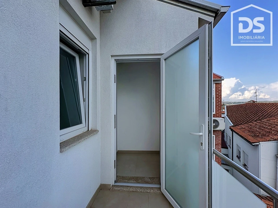 Apartamento T2 para Venda em Viseu Foto 20