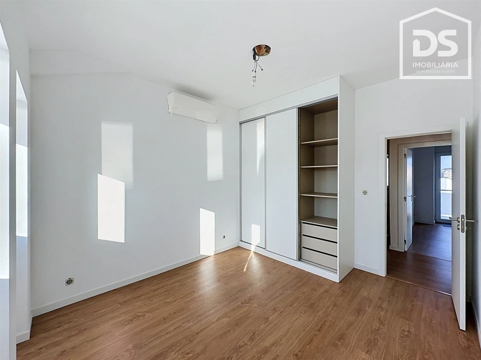 Apartamento T2 para Venda em Viseu Foto 6