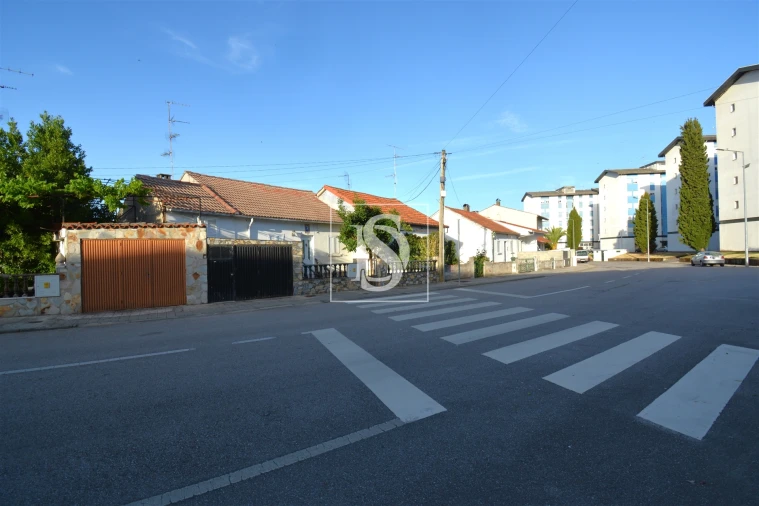 Moradia T2 para Venda em Sé, Santa Maria e Meixedo Foto 11