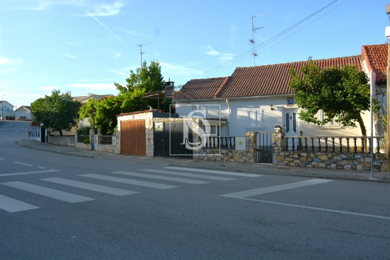 Moradia T2 para Venda em Sé, Santa Maria e Meixedo Foto 10