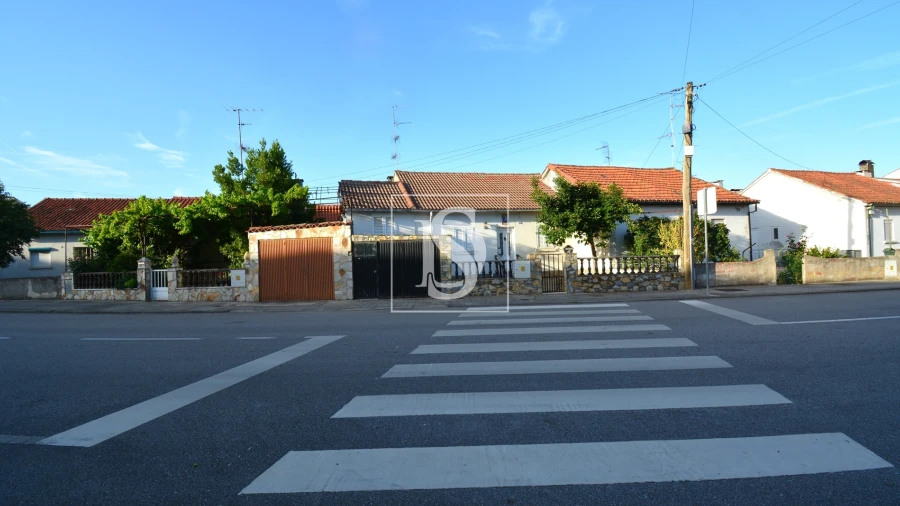 Moradia T2 para Venda em Sé, Santa Maria e Meixedo