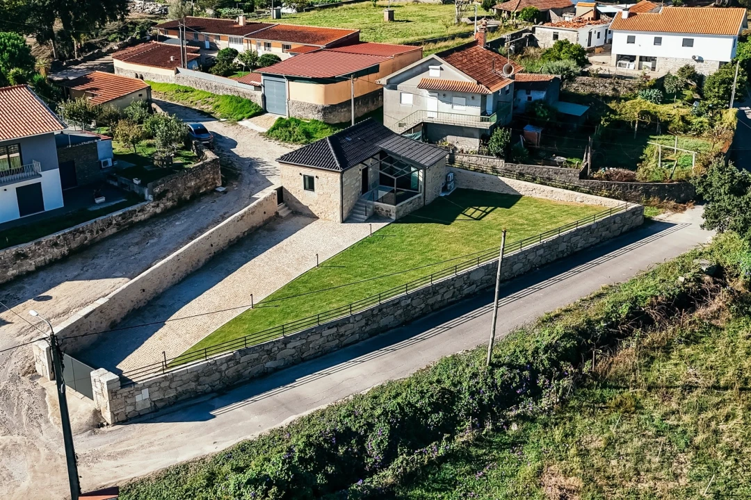 Moradia T1 para Venda em Vila Cova e Feitos Foto 29