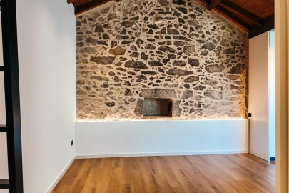 Moradia T1 para Venda em Vila Cova e Feitos