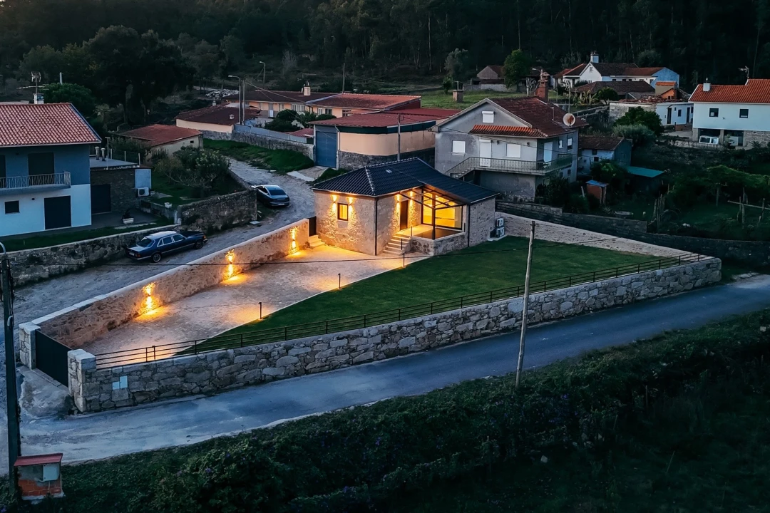 Moradia T1 para Venda em Vila Cova e Feitos Foto 32