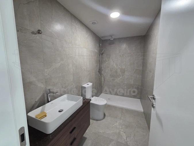 Moradia T3 para Venda em Aradas Foto 23