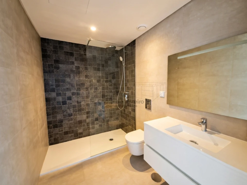 Apartamento T1 para Venda em Glória e Vera Cruz Foto 8
